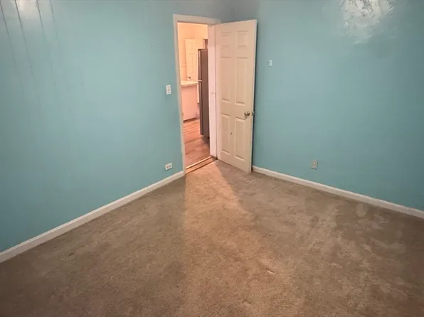 30 Elliot St #3, Worcester, MA 01605