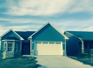 1716 Jordyn Ct, Davenport, IA 52807
