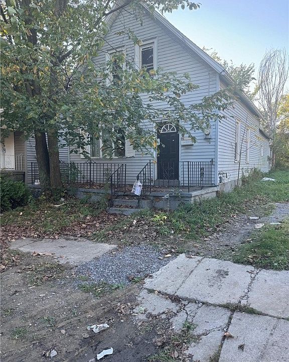 1st image of 36 Schiller St