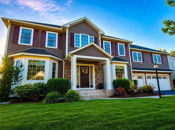 81 Cedar Forest Rd, Smithfield, RI 02917