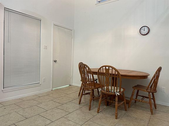 4th image of 11810 Zarroll Dr