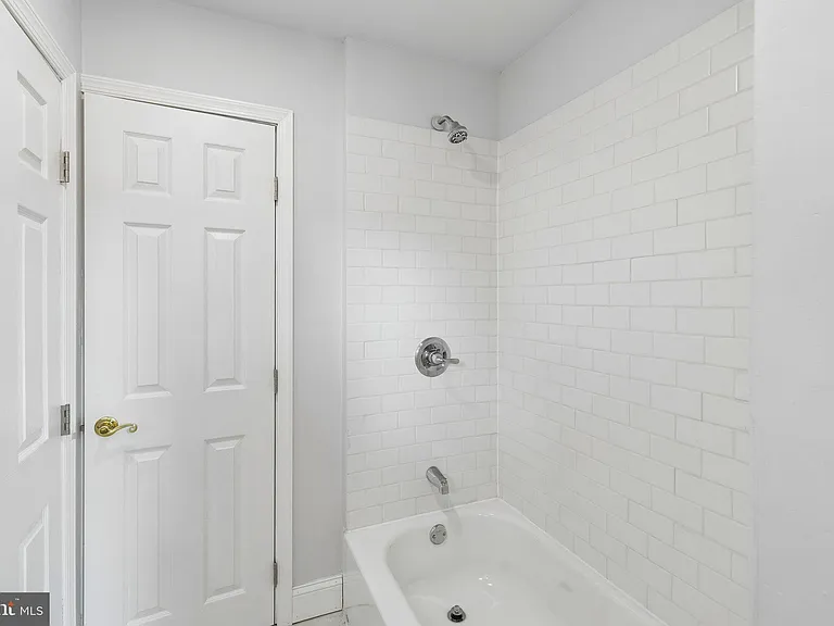124 Lexington Ave #1 — Photo 13
