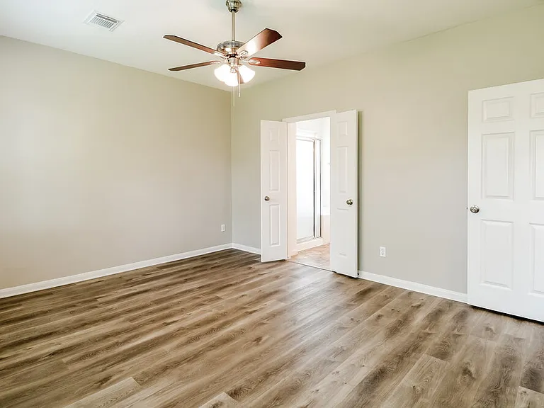 403 Cedar Lake Dr — Photo 11