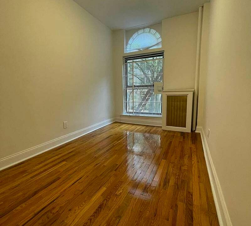 1st image of 224 E 74th St #B1