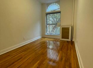 224 E 74th St #B1, New York, NY 10021
