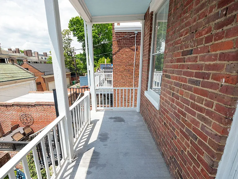 2713 W Grace St — Photo 33