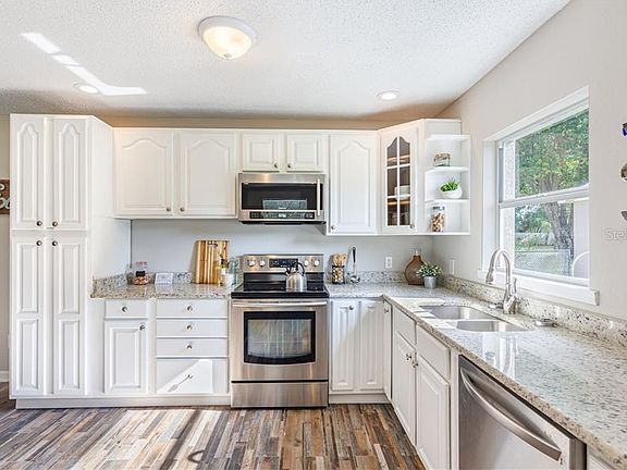 3rd image of 3008 W Price Ave