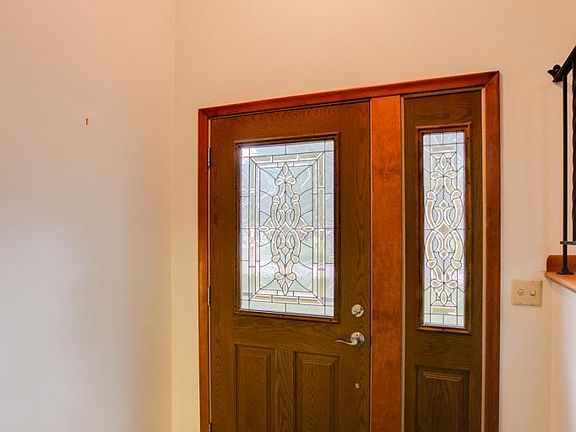 4th image of 2217 Thomas Ln