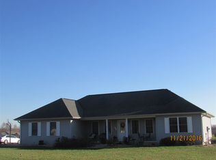 29 Meadowland Dr, Mitchell, IN 47446