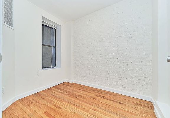 4th image of 319 E 95th St APT 2