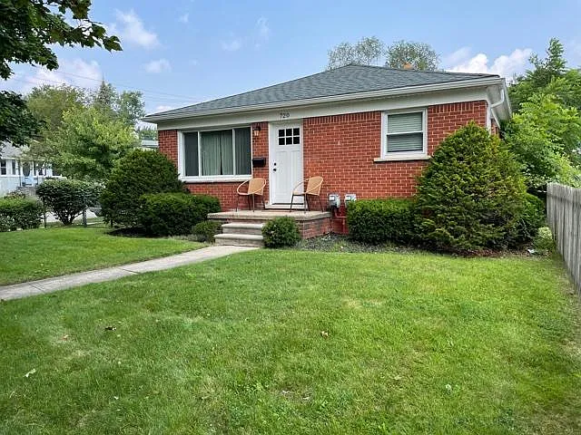 720 Louis Ave — Photo 15