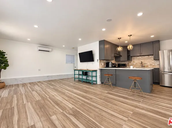 1174 Coldwater Canyon Dr, Beverly Hills, CA 90210