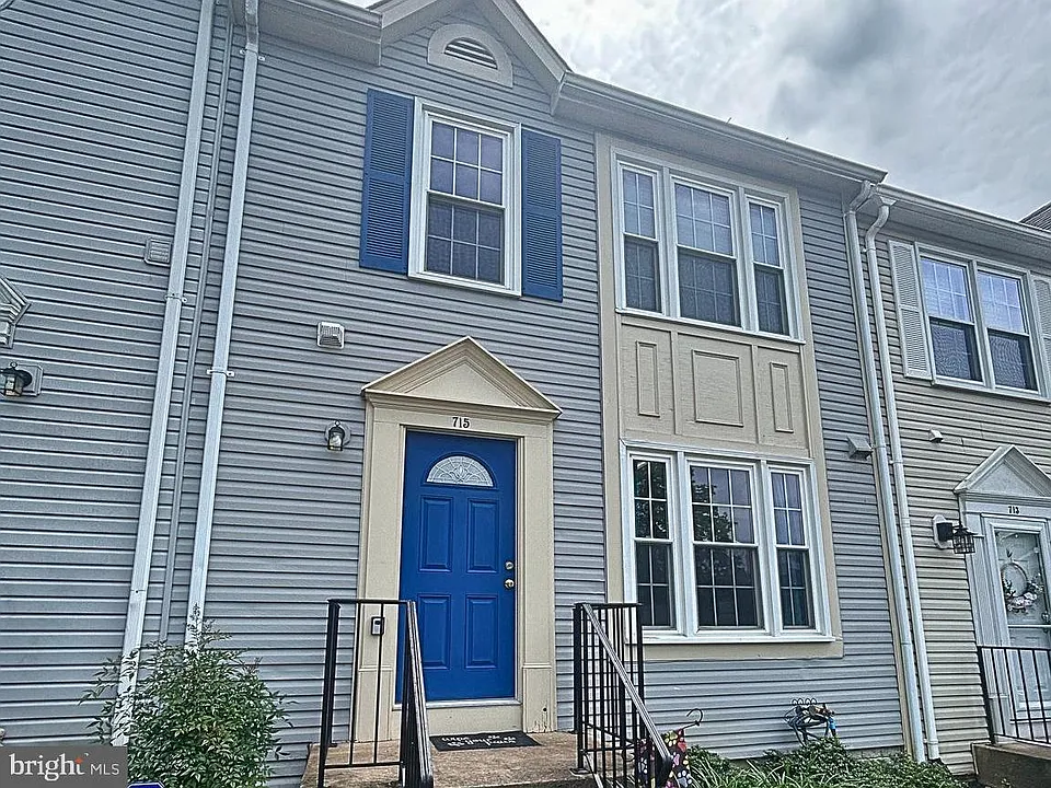715 Acorn Ct