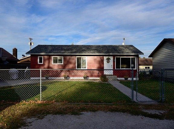 2nd image of 608 N Pine St