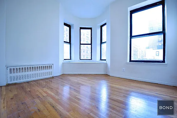 Rented by Bond New York | media 22