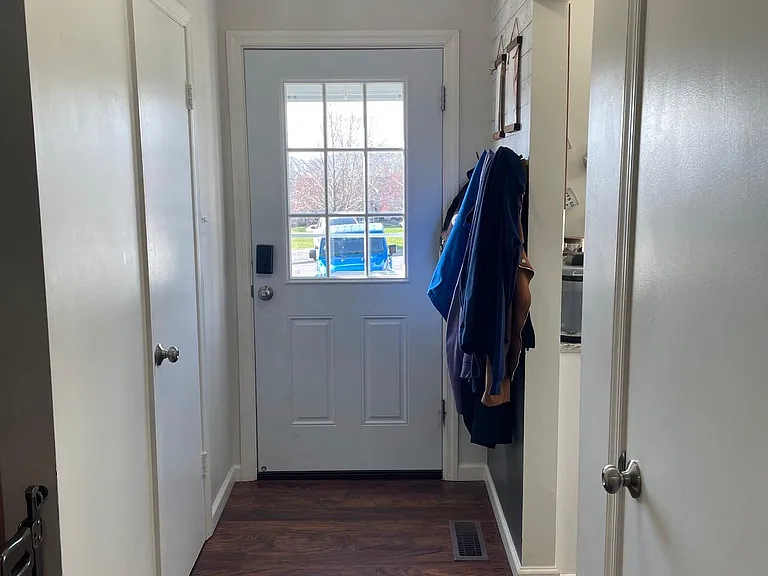 18 Boileau Ct — Photo 4