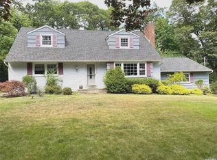 23 William Penn Dr, Stony Brook, NY 11790