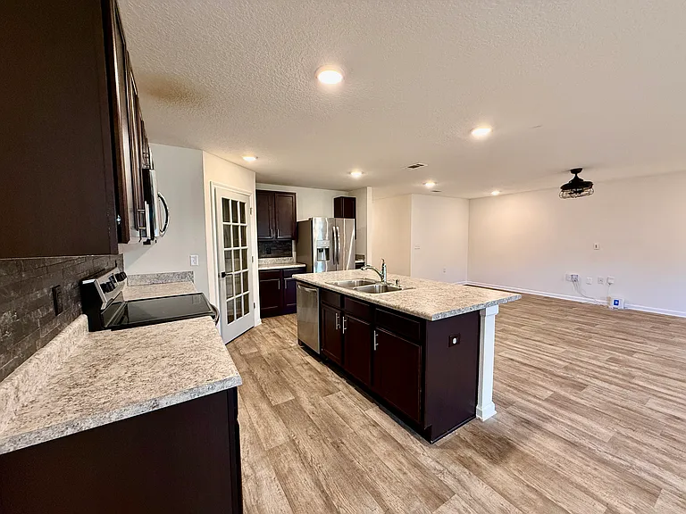 6420 Churchill Cir — Photo 9