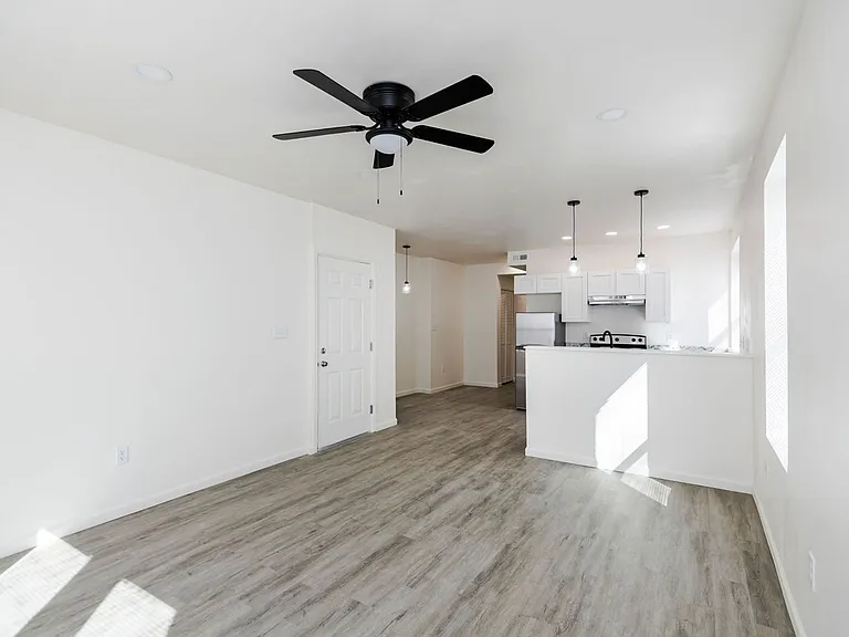 6043 Clemens Ave — Photo 16