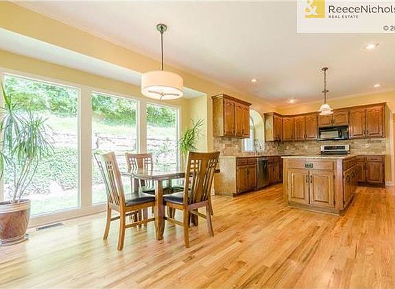 Kitchen and breakfast room