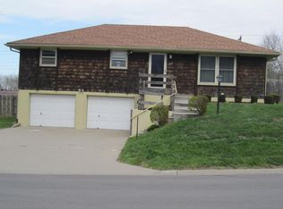 2405 N Leonard Rd, Saint Joseph, MO 64506