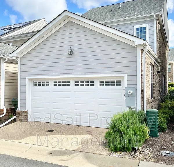 4808 Village Walk — Photo 21