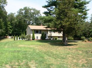 31 Bunker Hill Rd, Guilford, CT 06437