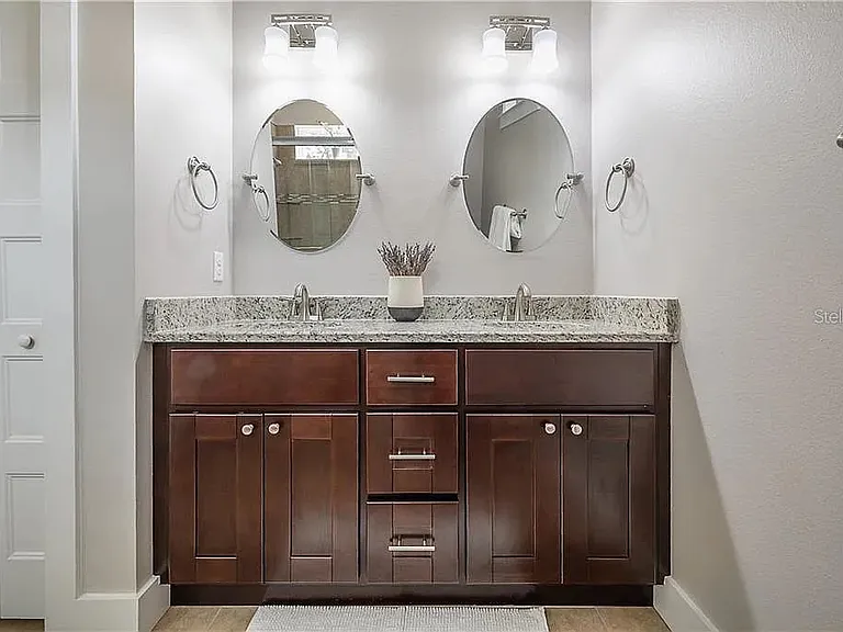 308 W Woodlawn Ave — Photo 26