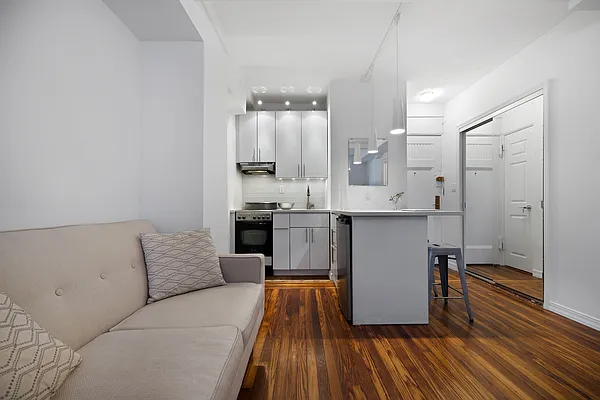 Sold by UbiQ NY | media 7