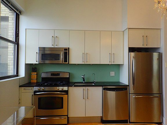 4th image of 4 Beacon Way APT 1614