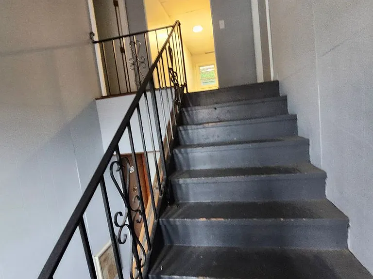 117 E Harrison St — Photo 9