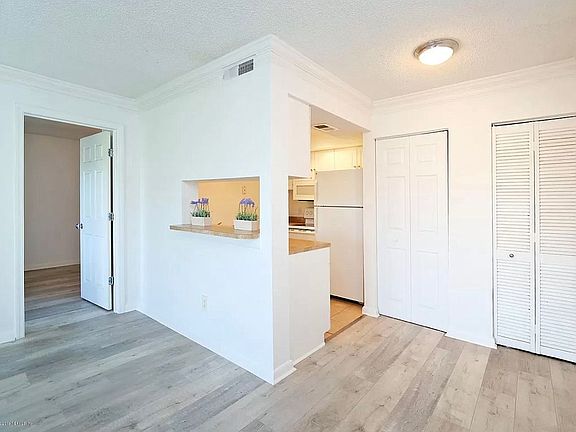 3rd image of 100 Fairway Park Blvd Unit 606