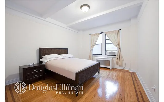 Rented by Douglas Elliman | media 17
