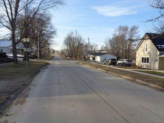 Exterior Neighborhood (street photo)