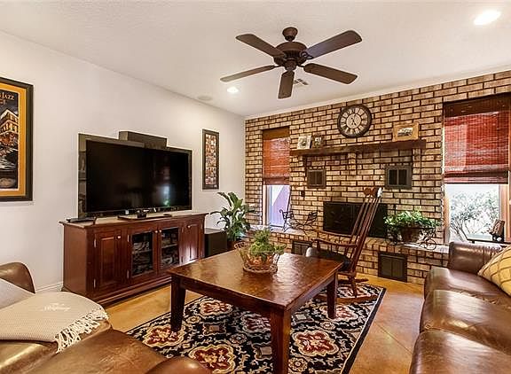 5th image of 2309 Pelitere Dr