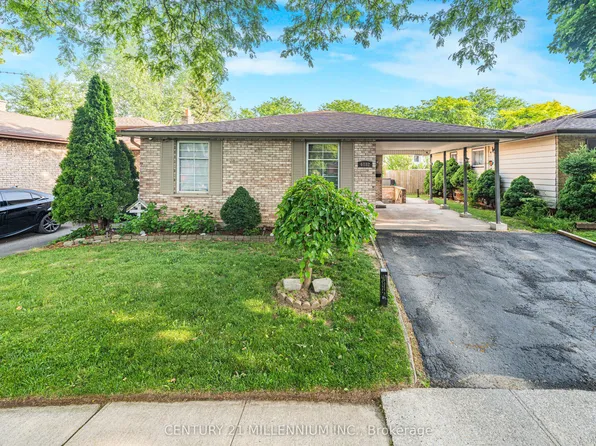 6182 Johnson Dr, Niagara Falls, ON L2J 3J5