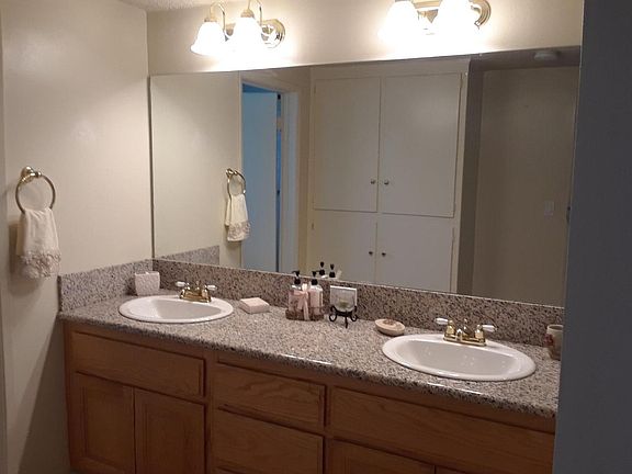 2nd image of 812 W Huntington Dr APT 12