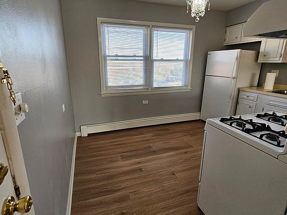 4th image of 1441 N Evergreen Ave #2