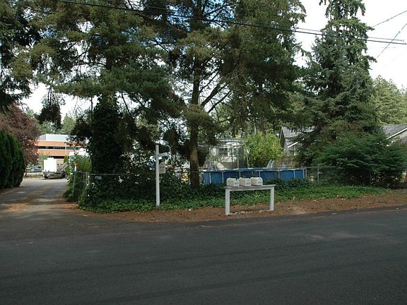 2nd image of 20215 101st St E
