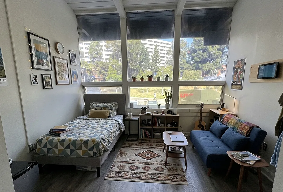 547 Gayley Avenue - 4 — Photo 1