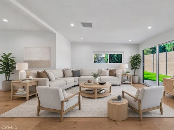 23635 Marylee St, Woodland Hills, CA 91367
