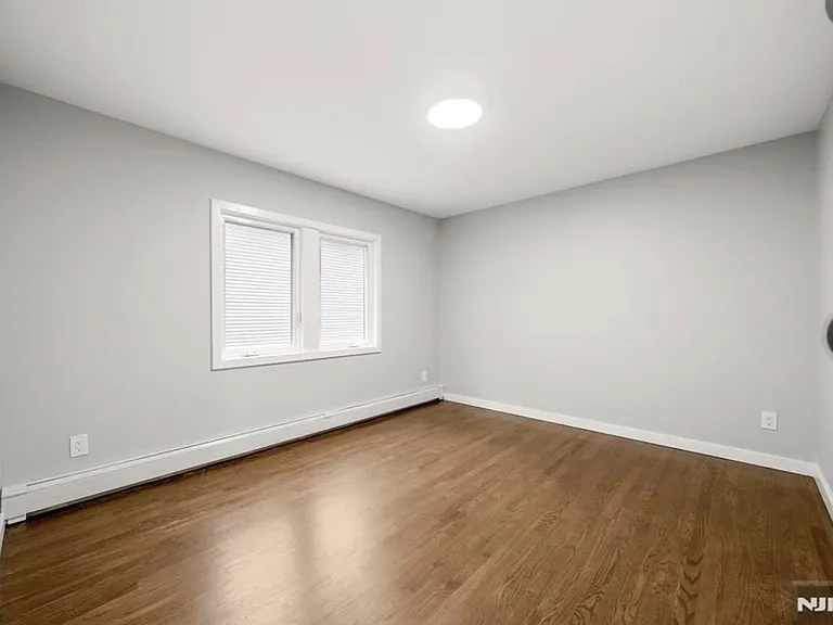 41 Monument Pl — Photo 9