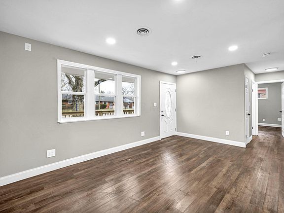 4th image of 1269 Carolwood Ave