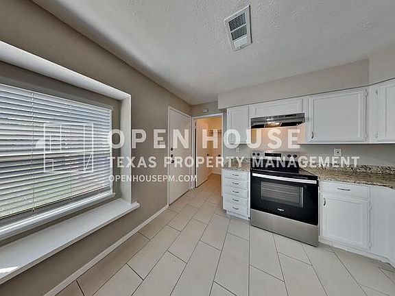 5th image of 1302 Creekwood Ct