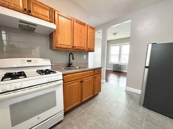 170 Bellevue St #1R, Elizabeth, NJ 07208