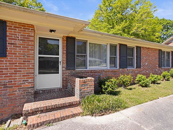 4th image of 126 Avon Dr