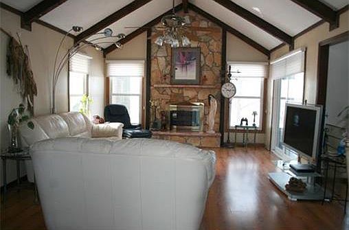 5th image of 9724 Betsy Ross Ln