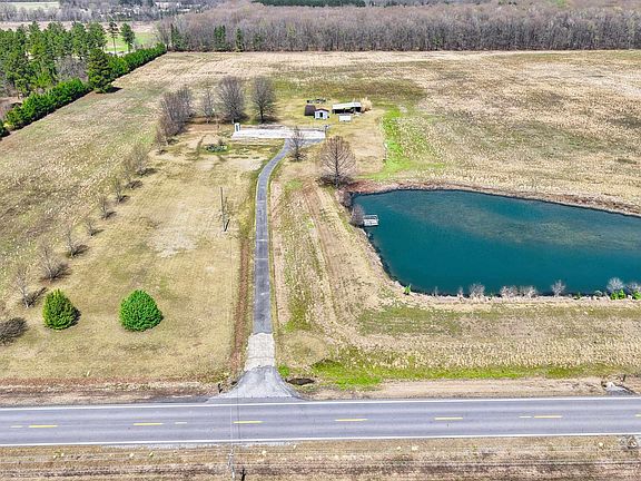 3rd image of 443 Cypress Lake Rd