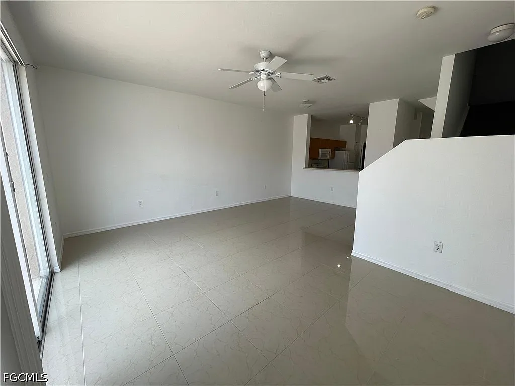 2 bed, 2.5 bath, 1447 sqft, $1,650 — Photo 4