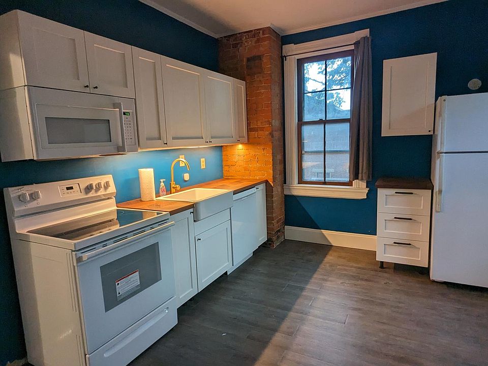 1st image of 841 Campbell Ave #B